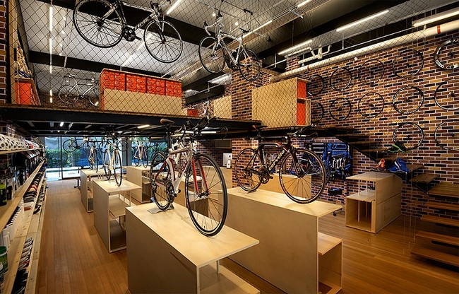 FHL Sports-Cool Retail Stores