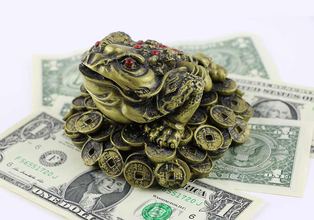 Position-your-money-space-in-the-Southeast-bigstock-Chinese-Feng-Shui-Lucky-Frog-234777841